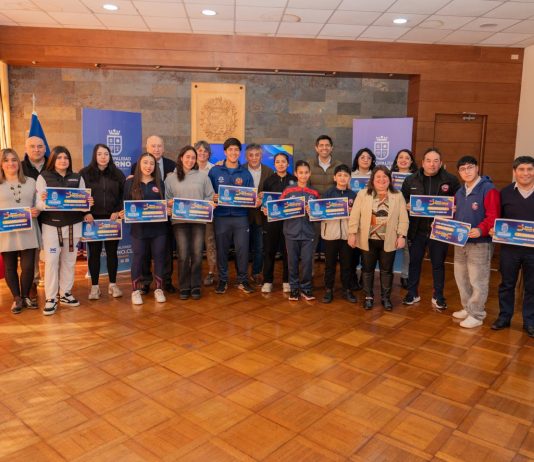 Quince jóvenes talentos osorninos recibieron la “beca deportiva municipal 2026”