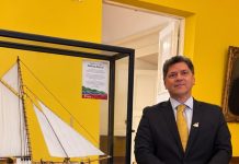 Consejero Sanzana respalda proyecto de Goleta Ancud navegable y lleva la historia de Chiloé a La Moneda