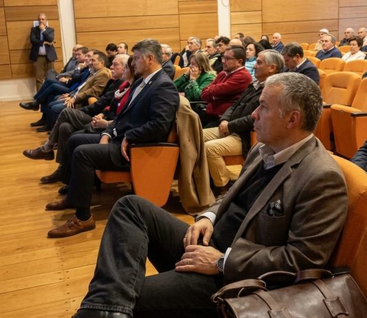 Óscar Landerretche propone acelerar obras públicas y vivienda para reactivar la economía chilena desde Osorno