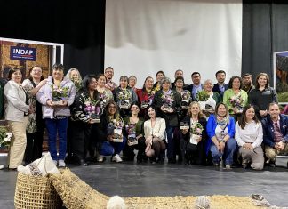 INDAP reconoce a 14 agricultoras de Los Lagos e impulsa nuevo plan para mujeres rurales